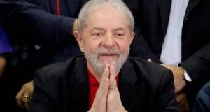 Lula é canonizado.