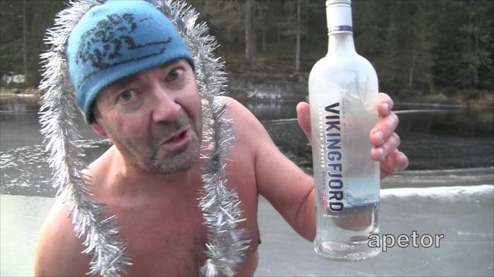 Russo falece após enfiar e girar uma garrafa de Vodka no olho do seu cu.
