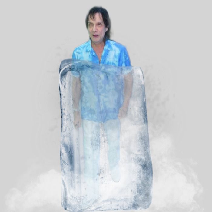 Divulgada imagem do rei Roberto Carlos sendo descongelado