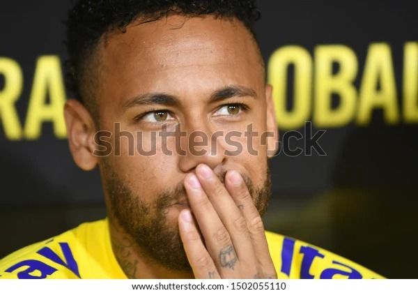 Neymar bate recorde mundial de quedas
