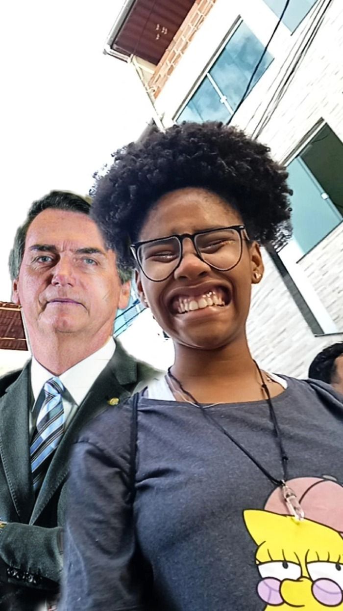 Bolsonaro aparece com nova namorada e surpreende o Brasil